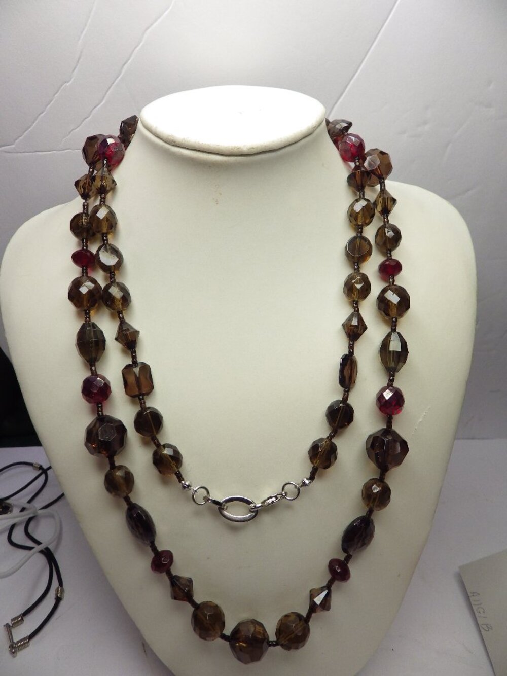Faceted Brown & Red Beaded Necklace, Bracelet, and Earrings 902G1
